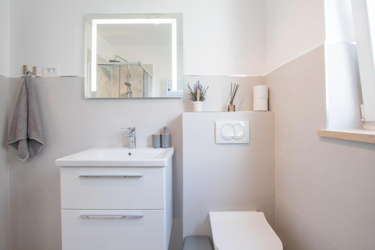 Apartments Lirio Umag Extérieur photo
