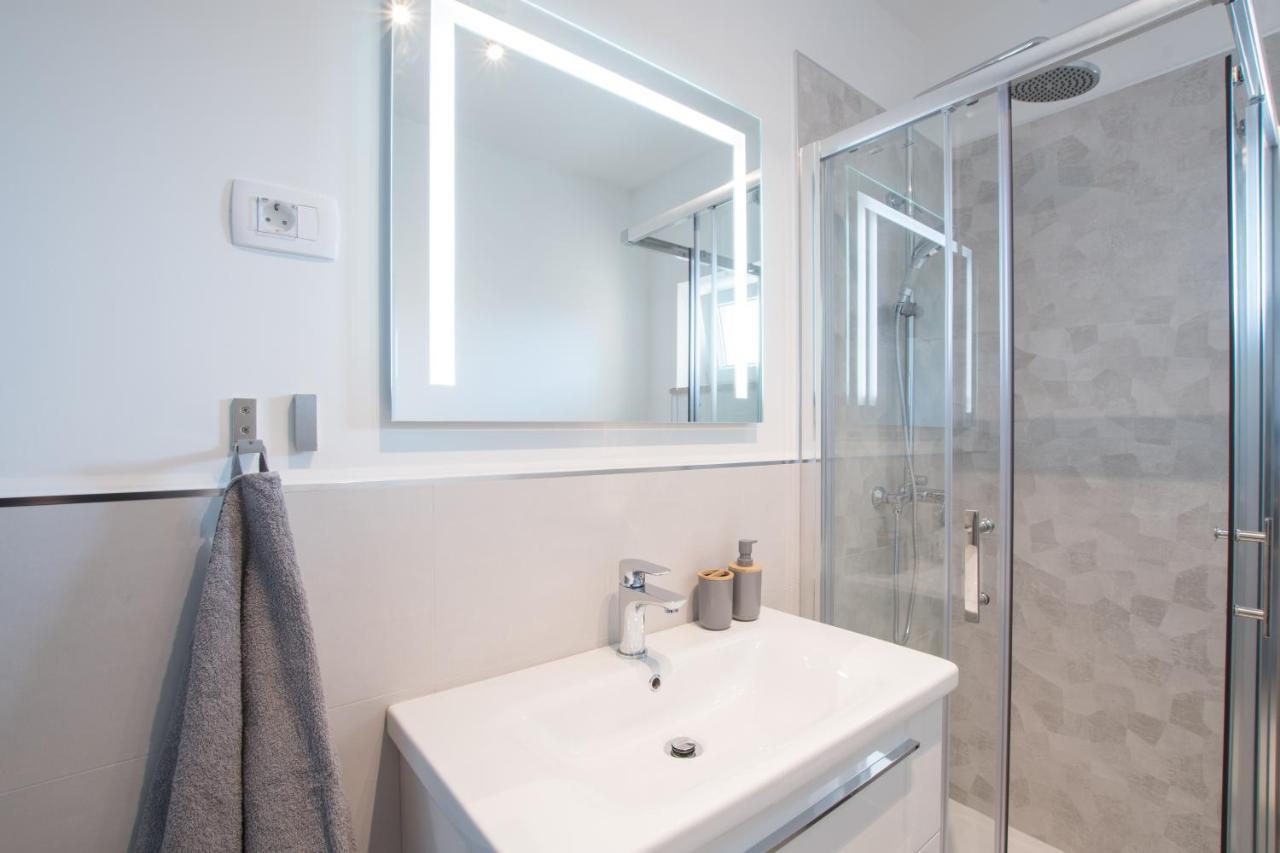 Apartments Lirio Umag Extérieur photo