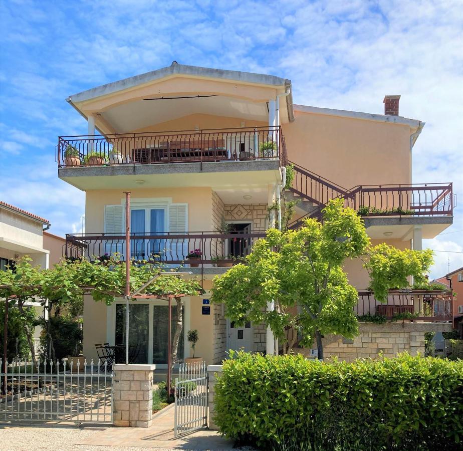 Apartments Lirio Umag Extérieur photo